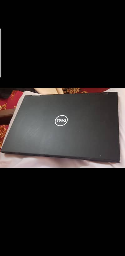 Dell intel core i5 -- 8th generation 10/10 conditon no scratches