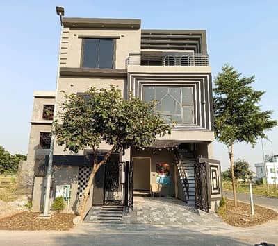 Ideal Prime Location House For sale In Royal Palm City