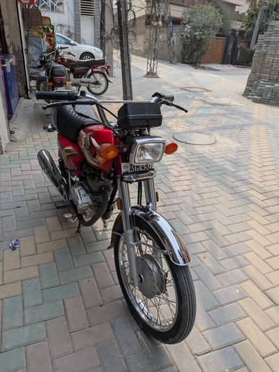 Honda CG 125 2025 Model Only 9,800 KM Driven Like Brand New