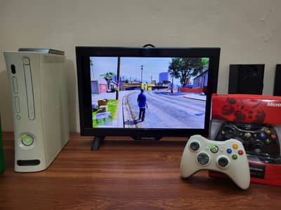 XBOX 360 Jailbreak for sale with 2 Controllers 320GB Hard drive 10/10