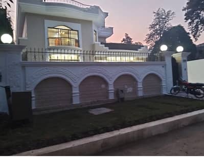 Investor Alert F6 666 Syd Good Location House Margalla View Facing with 5 Bedrooms Drawing and Dining 2 TV Lounges 2 Servant Quarters