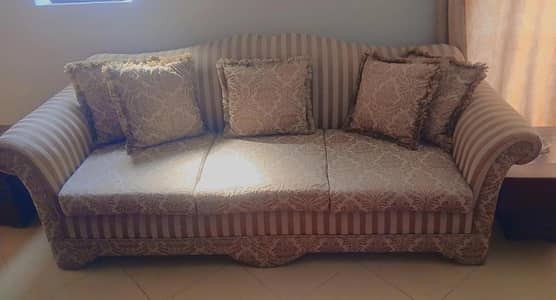 5 seater Sofa set for sale