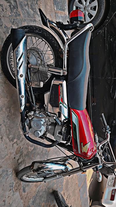 honda cg125 2023 special edition unregistered/contact : 03332344572