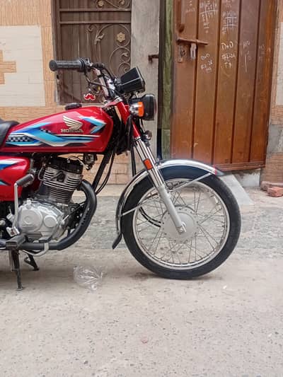 Honda Cg 125 model 24/26  Condation 10/10 Whatsapp number 03005267747