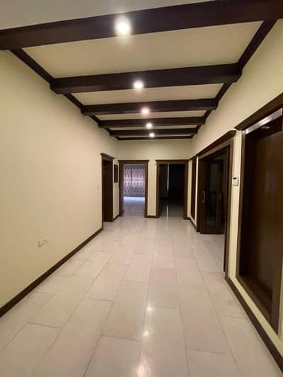 F7 500 Syd Beautiful Build House Margalla Facing CDA Transfer 5bed Drawing and Dining TV Lounge Kitchen with Servant Quarter Near to Markaz and Main Road