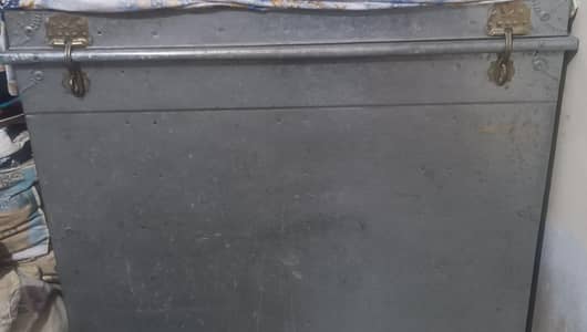 trunk Steel - baksa new he 10/10 perfect condition