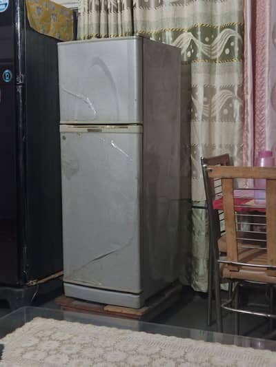 Dawlance fridge for sale
