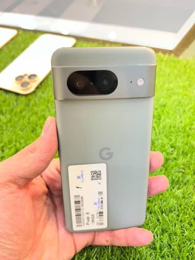 google pixel 8 . . . . 10/10