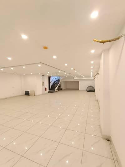 BUILDING FOR RENT OR SINGLE FLOOR IN AIR AVENUE