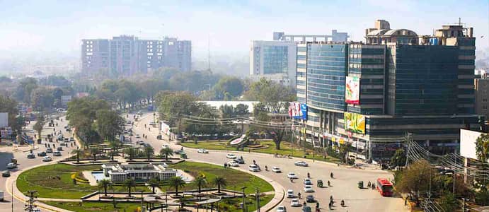 TOP HOT LOCATION IN GULBERG CORNER BUILDING. 3 KANAL 11 MARLA. 75 CAR PARK. DIRECT DEAL WITH OWNER FACE TO FACE. ING SPACE.