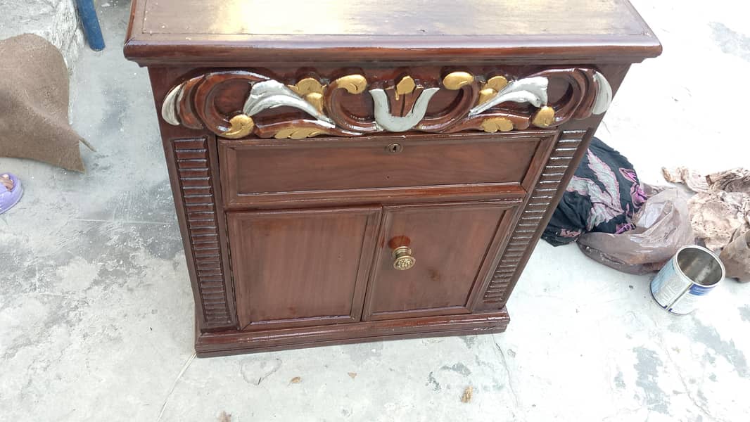 اعلیٰ کوالٹی ووڈن بیڈ 4