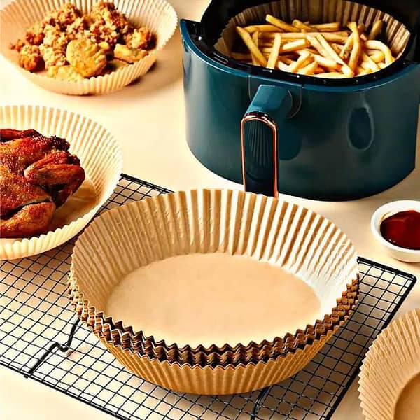 50-Pack Disposable Air Fryer Paper Liners, Round Non-Stick Parchment, Oil- and Water-Proof, Heat-Resistant to 220°C