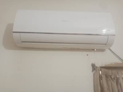 1 Ton Inverter Split AC – Like New – Perfect Cooling