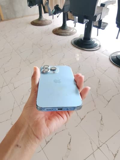 Urgent sale with box 5 months used