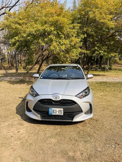 Toyota Yarish Hatchback X
