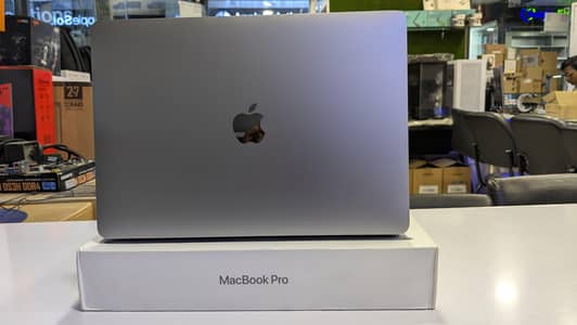 Mac book Pro M1 2020 Model