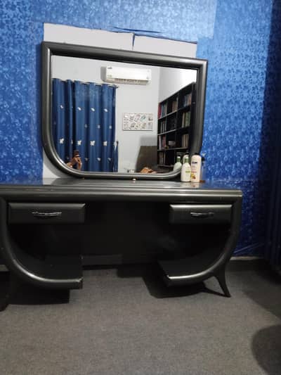 Bed dresseing almari decco