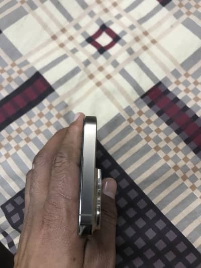 iPhone 13 Pro – Excellent Condition with Box & Original Charger