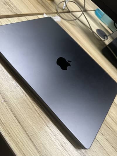 Macbook M3 Pro, 18GB, 1TB, 2023, Battery 100%. 100% original