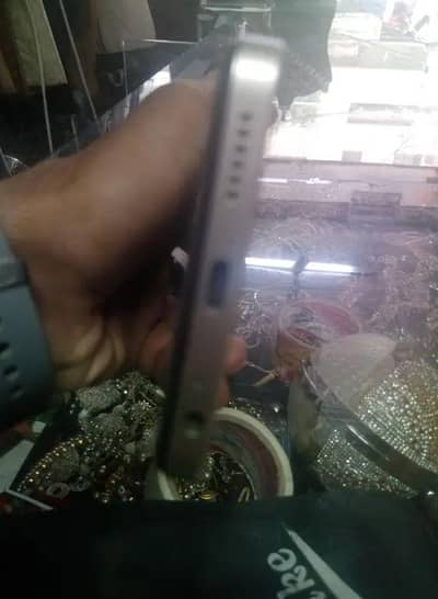 Infinix smart 8 with out box original charger available 4/64 ram 10/10