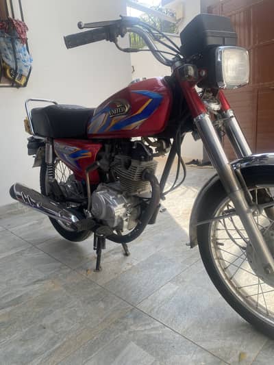 Unique 125cc - Just Like New (4500km Only) - 10/10 Condition