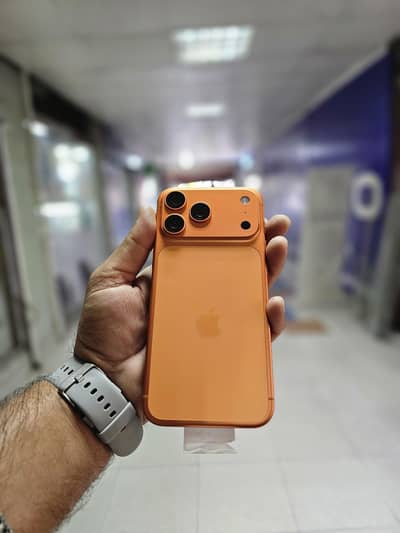 Apple iphone 17 Pro Max 1Tb just Box open