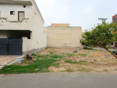 5 MARLA BUILDER LOCATION PLOT FOR SALE IN CANAL GARDEN NEAR BAHRIA TOWN LAHORE