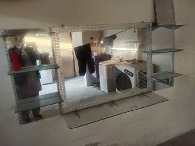 اعلیٰ معیار کا شفاف گلاس  ایل ای ڈی لائٹس کے ساتھ  واضح اور درست عکس