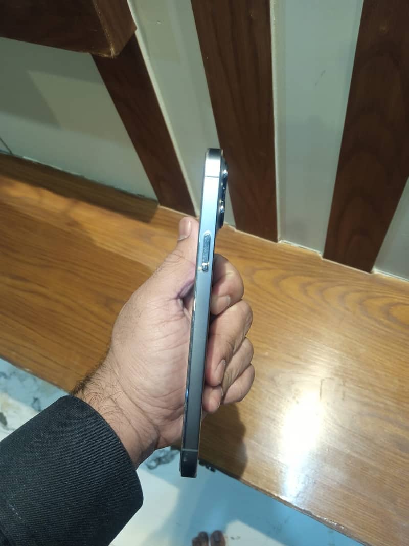 Apple iPhone 13pro max 4