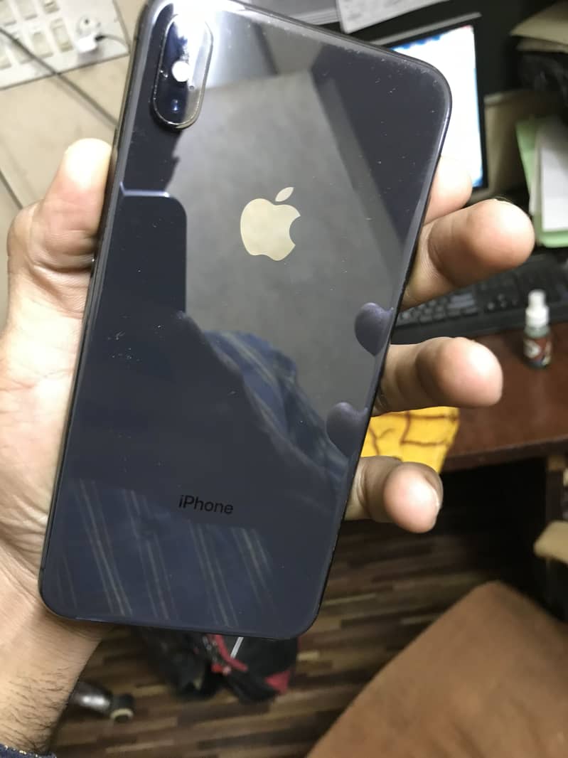 iPhone XS Max 4