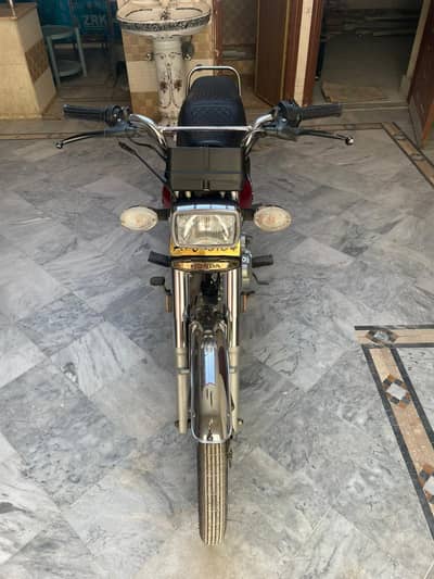 Honda 125 Self start Gold edition