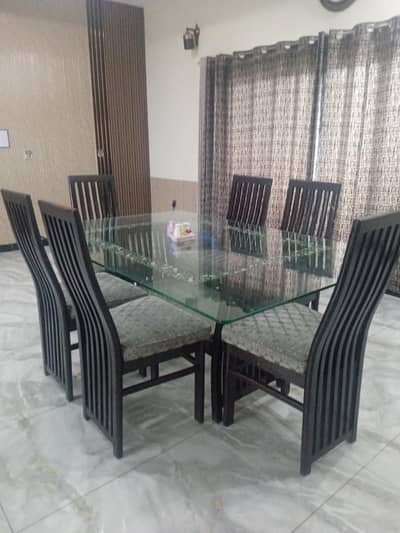 Dining table for sale