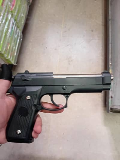 black primium metal gun with heighe wait 10/10 piece