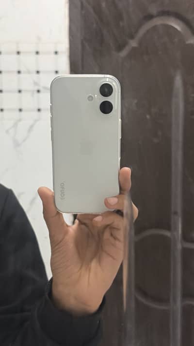 Iphone 17 256 White Jv Brand New 2 Months Used