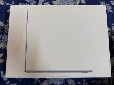 Unopened Brand New Macbook Air M4 13 inch 2026
