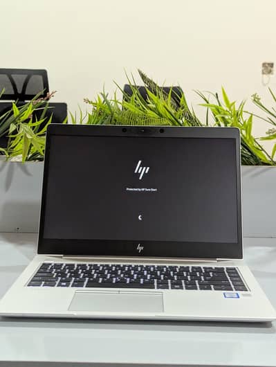 HP Elitebook 830 G5 / 8Gb ram / 256Ssd Nvme