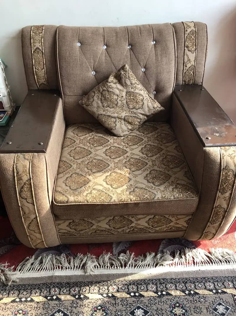 Second Hand Elegant Sofa Set 3