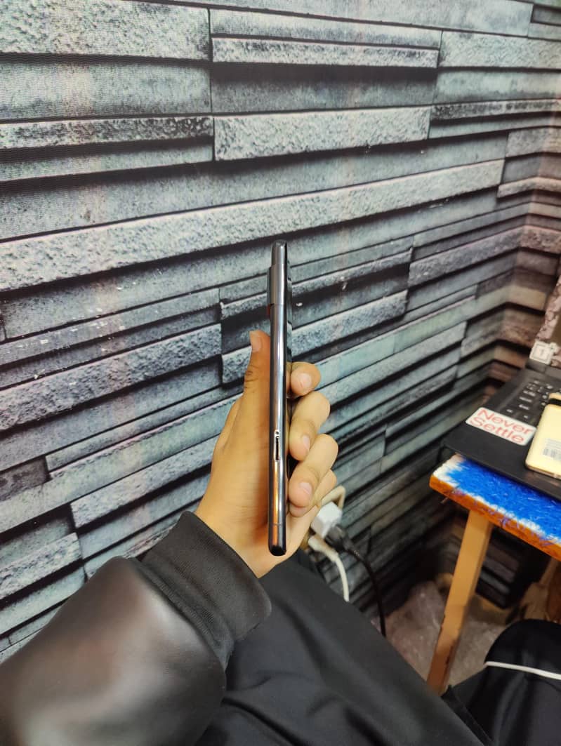 Google Pixel 7pro Sim working  3