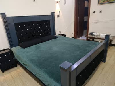 double bed+ 2 side tables + metress