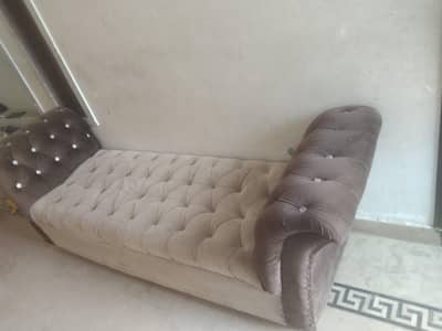 new Good condition  dewan sofa