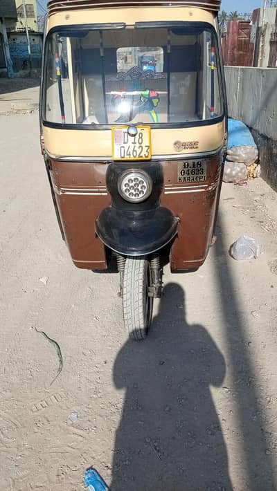 2018model sazgar rickshaw using in gas