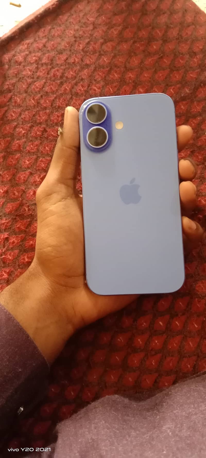 Apple iPhone 16 2