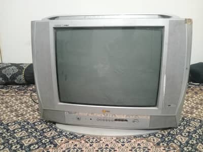 I will sell a second-hand LG TV in working condition
