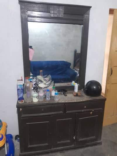 Dressers & Drawers16