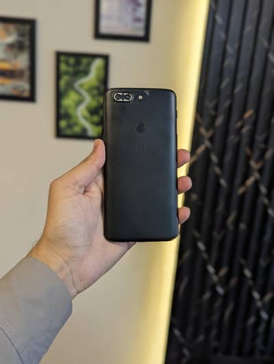 OnePlus 5t 6ram 64gb dual sim