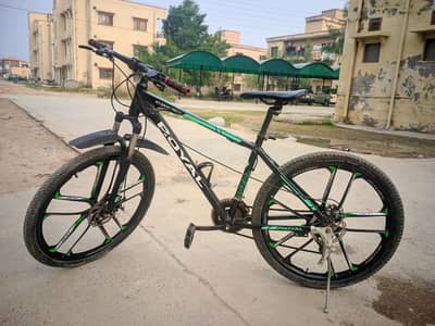 Royal Hybrid 700cc Bicycle with Stylish Mag Wheels/Alloy Rims"