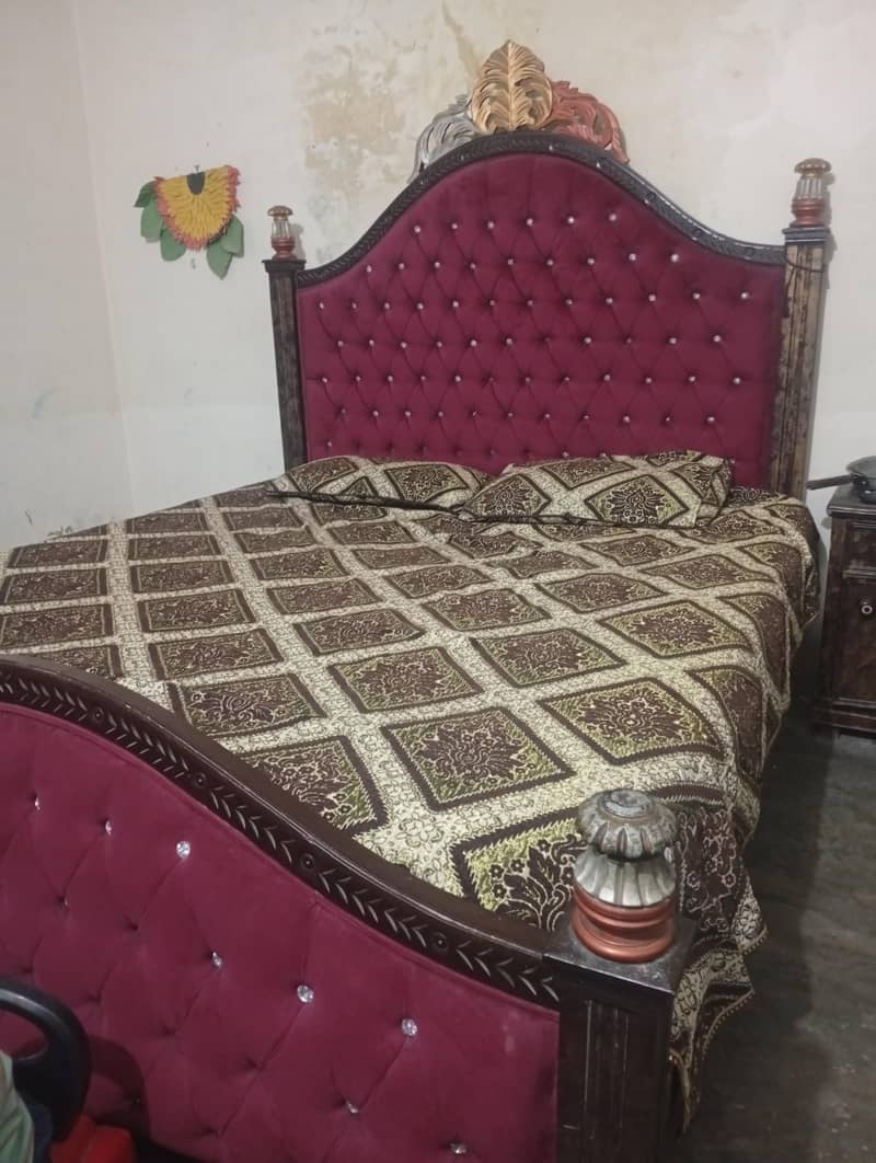 bed and dressing table 3