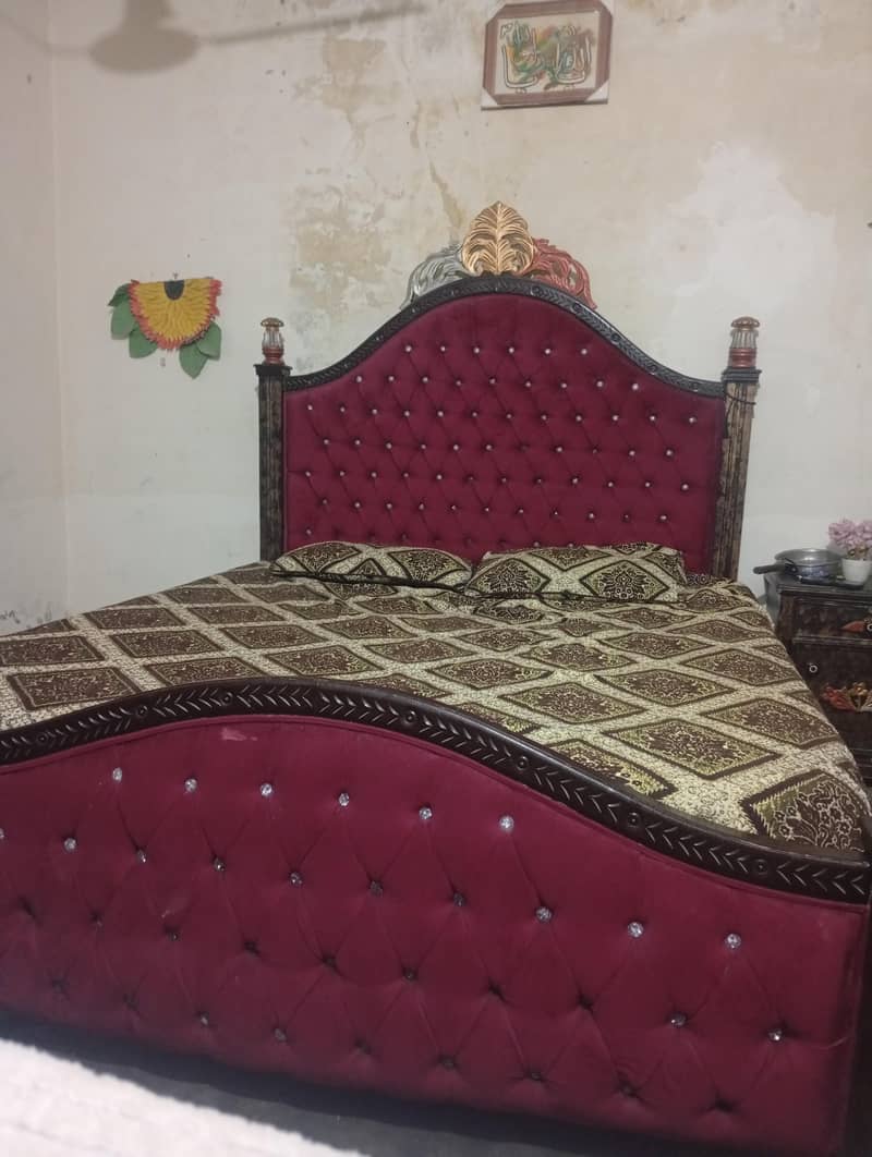 bed and dressing table 6