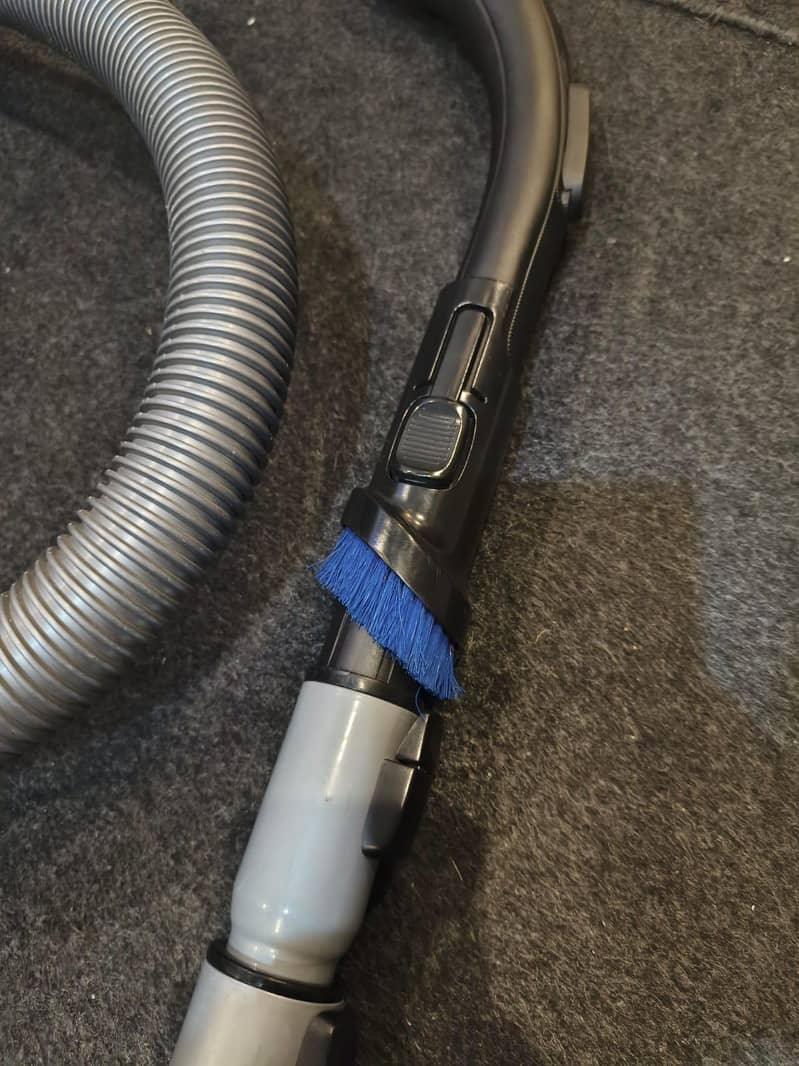 Vacuum Cleaner 3