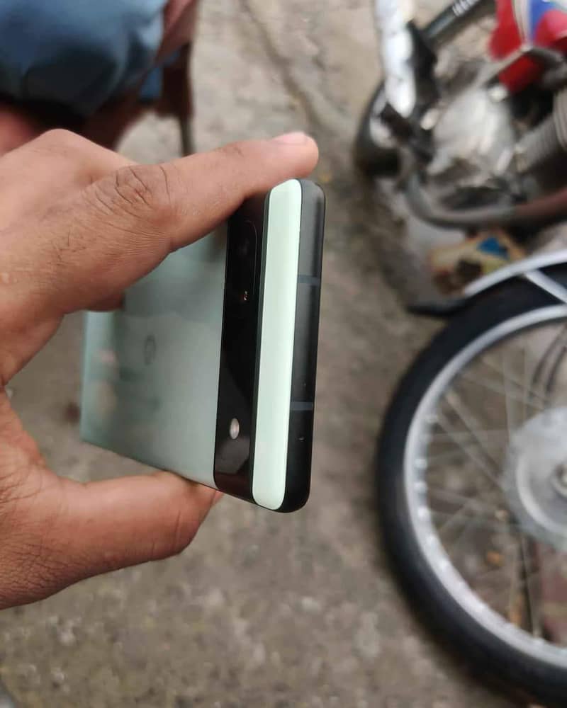 Google Pixel 6A 6
